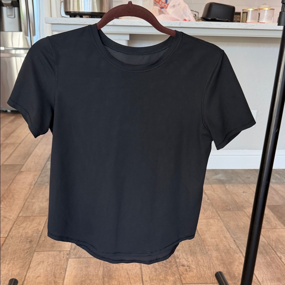 lululemon athletica Black Short Sleeve Tee